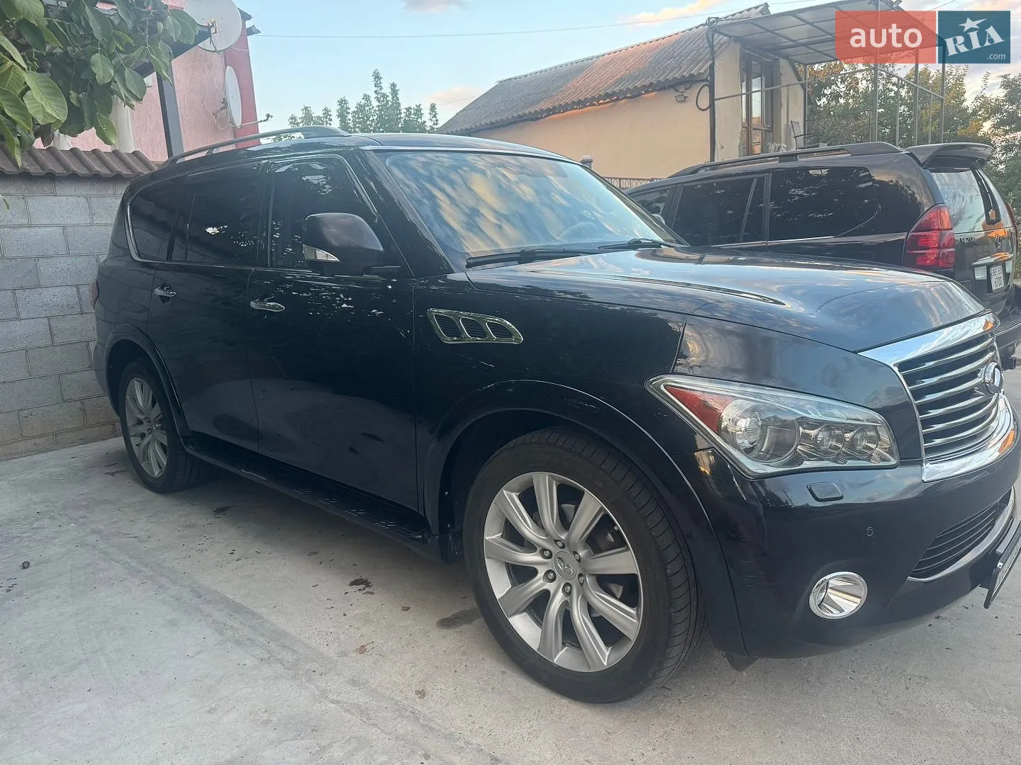 2010 Infiniti QX56 - фото 1