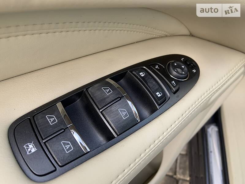 Позашляховик / Кросовер Infiniti QX60 2014 в Чернівцях