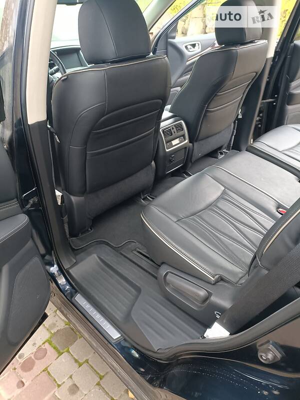 Внедорожник / Кроссовер Infiniti QX60 2017 в Черноморске