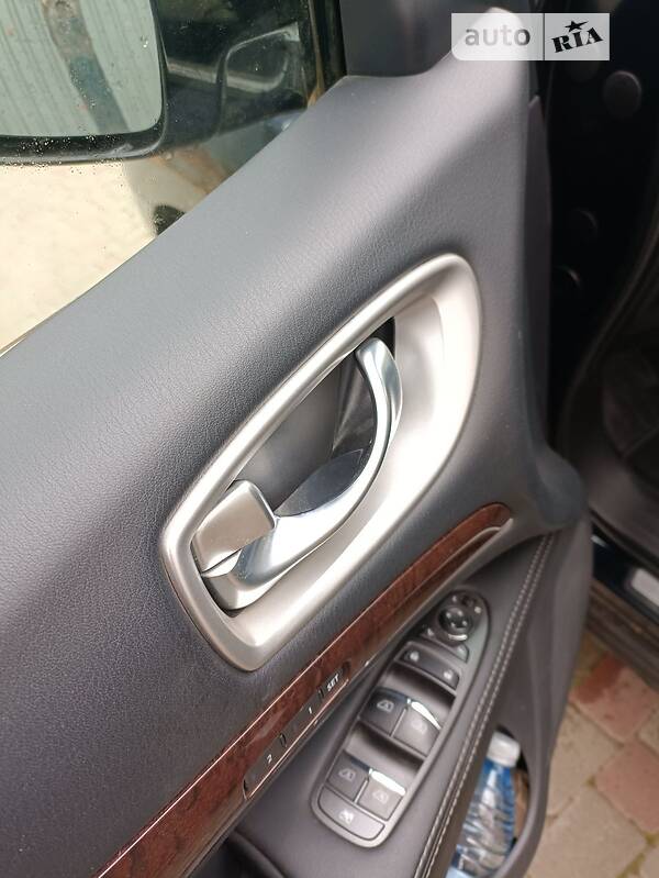 Внедорожник / Кроссовер Infiniti QX60 2017 в Черноморске