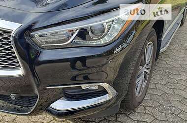 Внедорожник / Кроссовер Infiniti QX60 2017 в 