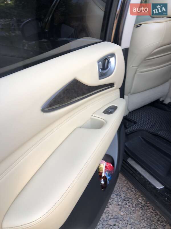 Позашляховик / Кросовер Infiniti QX60 2014 в Полтаві