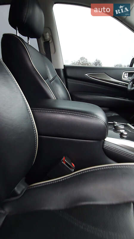 Позашляховик / Кросовер Infiniti QX60 2016 в Чернігові