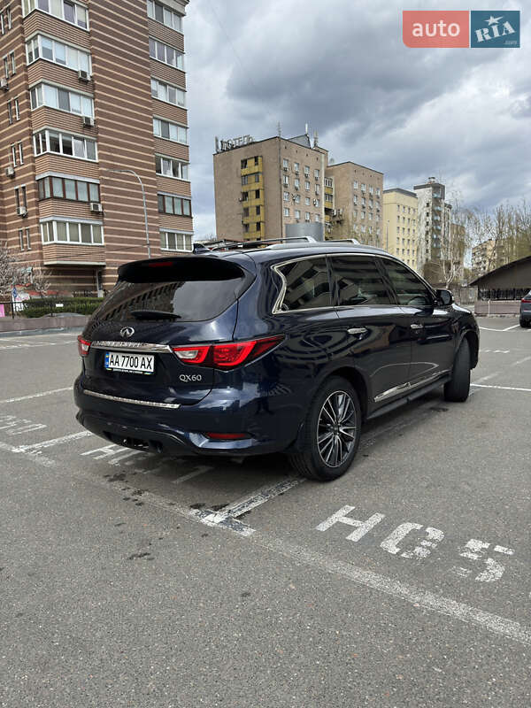 Позашляховик / Кросовер Infiniti QX60 2016 в Києві