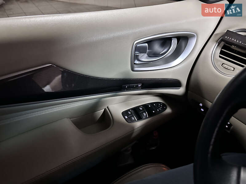 Позашляховик / Кросовер Infiniti QX60 2016 в Києві