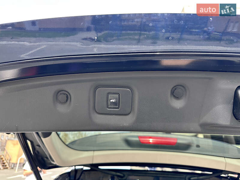 Позашляховик / Кросовер Infiniti QX60 2016 в Києві