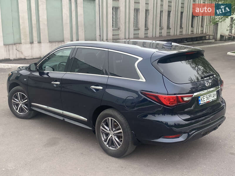 Внедорожник / Кроссовер Infiniti QX60 2018 в Каменском