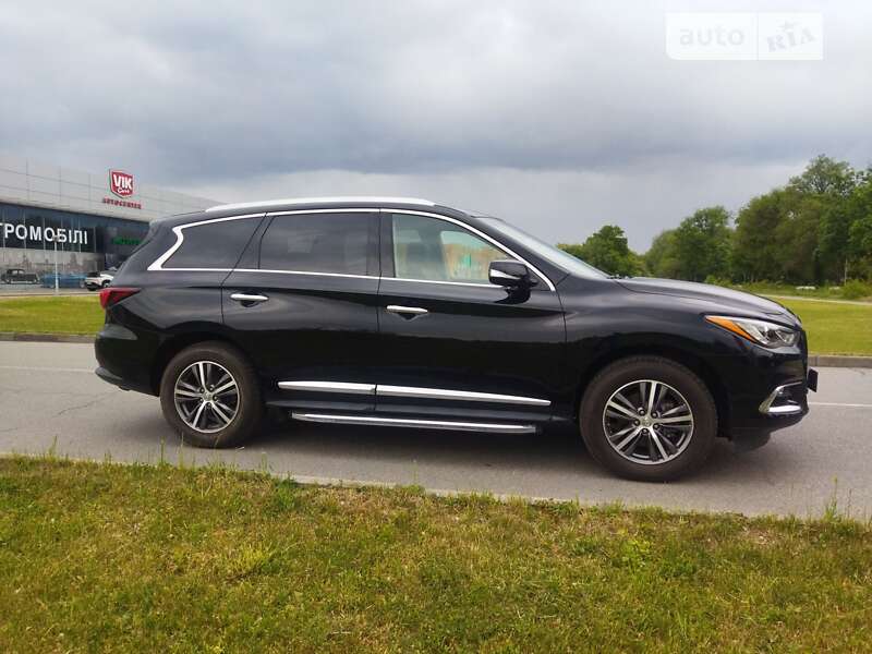 Внедорожник / Кроссовер Infiniti QX60 2018 в Днепре
