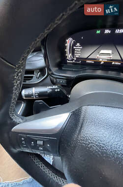 Внедорожник / Кроссовер Infiniti QX60 2022 в 