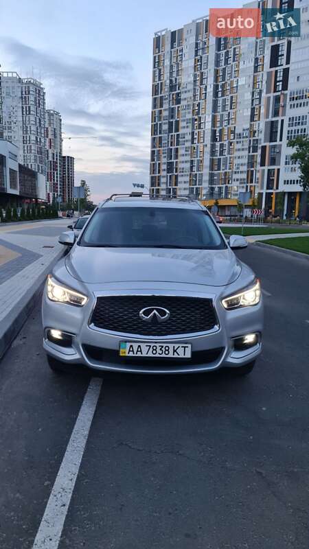 Внедорожник / Кроссовер Infiniti QX60 2016 в Киеве