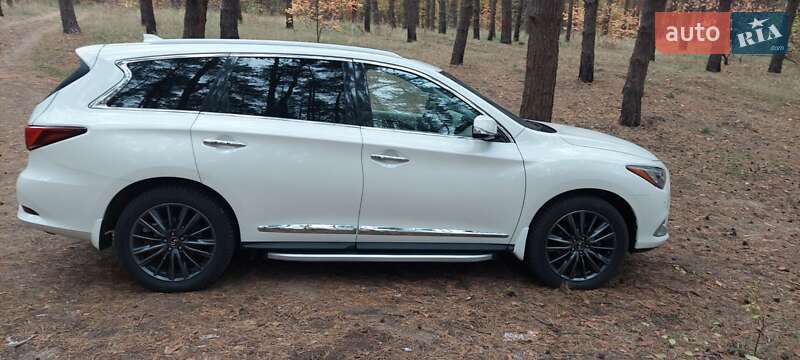 Внедорожник / Кроссовер Infiniti QX60 2017 в Александрие
