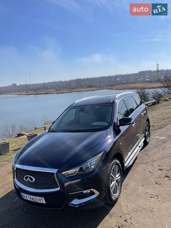 Позашляховик / Кросовер Infiniti QX60 2017 в 
