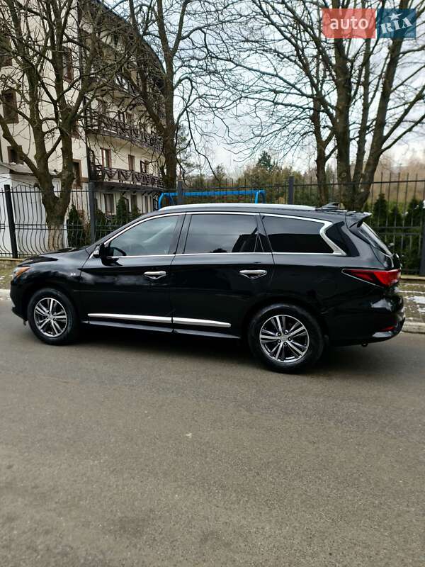 Внедорожник / Кроссовер Infiniti QX60 2016 в Трускавце