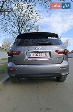 Внедорожник / Кроссовер Infiniti QX60 2015 в 