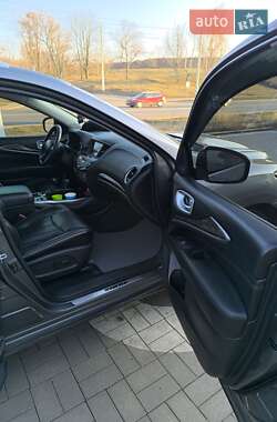 Внедорожник / Кроссовер Infiniti QX60 2015 в 