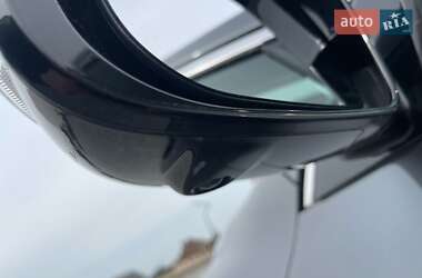 Внедорожник / Кроссовер Infiniti QX60 2017 в 