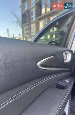Внедорожник / Кроссовер Infiniti QX60 2017 в 