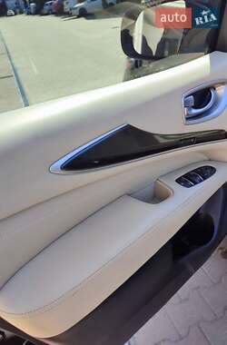 Внедорожник / Кроссовер Infiniti QX60 2016 в 