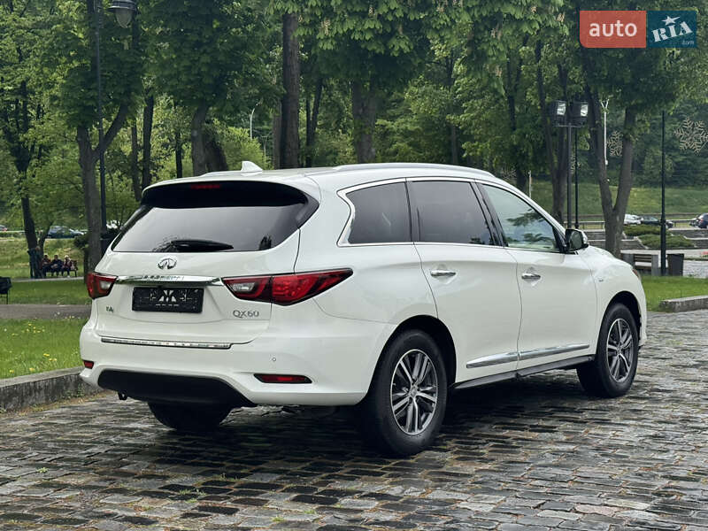Внедорожник / Кроссовер Infiniti QX60 2018 в Киеве