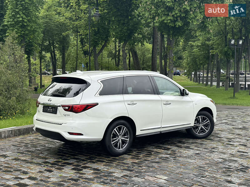 Внедорожник / Кроссовер Infiniti QX60 2018 в Киеве
