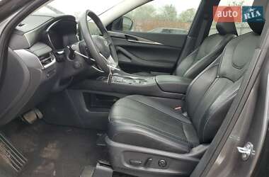 Позашляховик / Кросовер Infiniti QX60 2023 в 