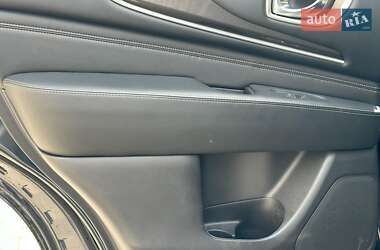 Позашляховик / Кросовер Infiniti QX60 2020 в 
