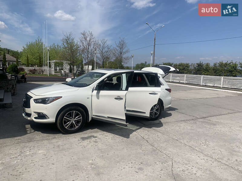 Позашляховик / Кросовер Infiniti QX60 2017 в Києві