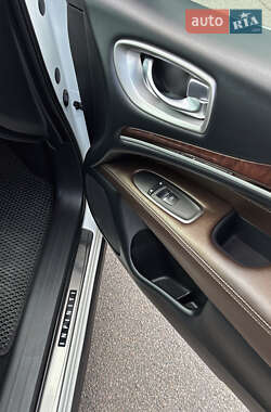Внедорожник / Кроссовер Infiniti QX60 2019 в 