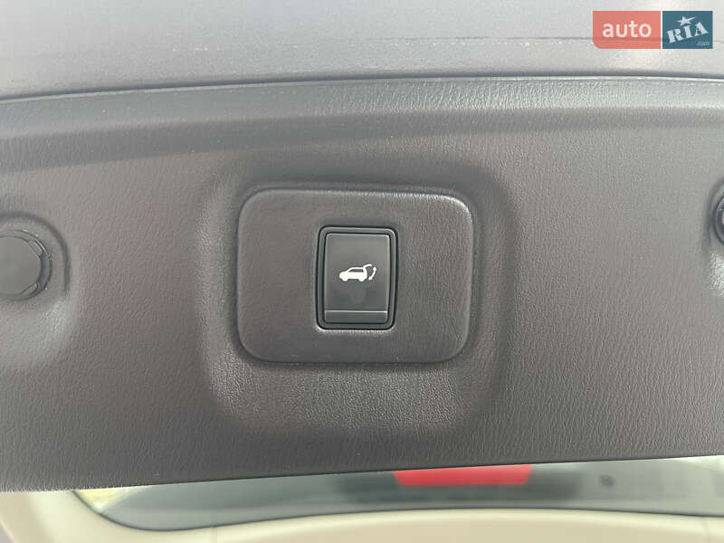 Внедорожник / Кроссовер Infiniti QX60 2016 в Белой Церкви