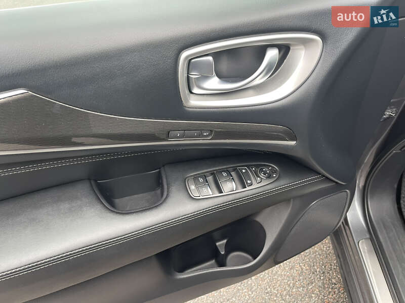 Внедорожник / Кроссовер Infiniti QX60 2016 в Белой Церкви