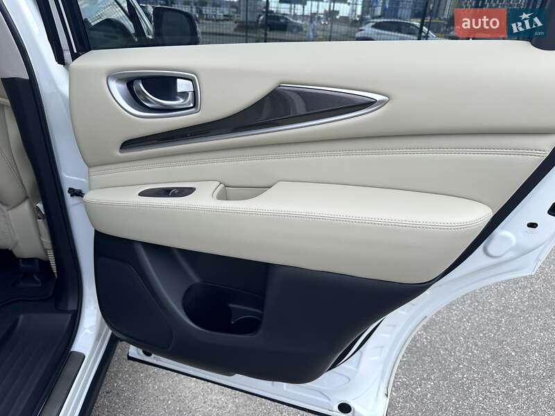 Позашляховик / Кросовер Infiniti QX60 2019 в Києві