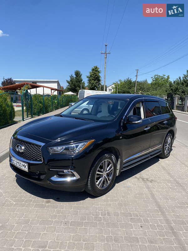 Позашляховик / Кросовер Infiniti QX60 2016 в 
