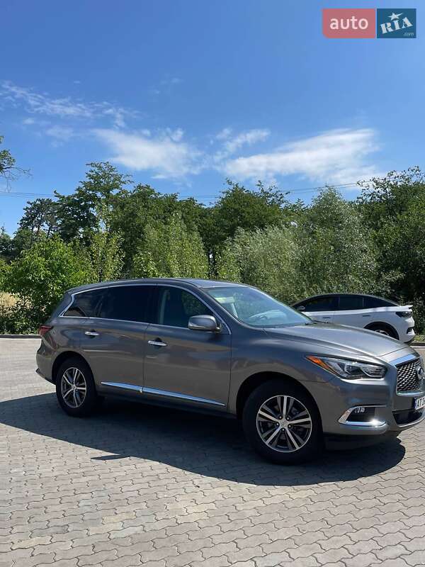 Внедорожник / Кроссовер Infiniti QX60 2019 в Стрые