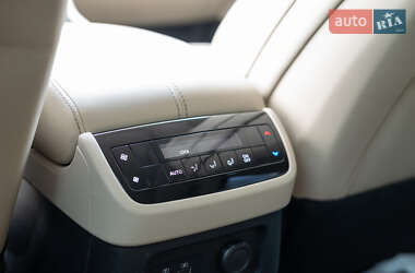 Внедорожник / Кроссовер Infiniti QX60 2023 в 