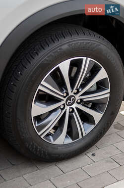 Внедорожник / Кроссовер Infiniti QX60 2023 в 