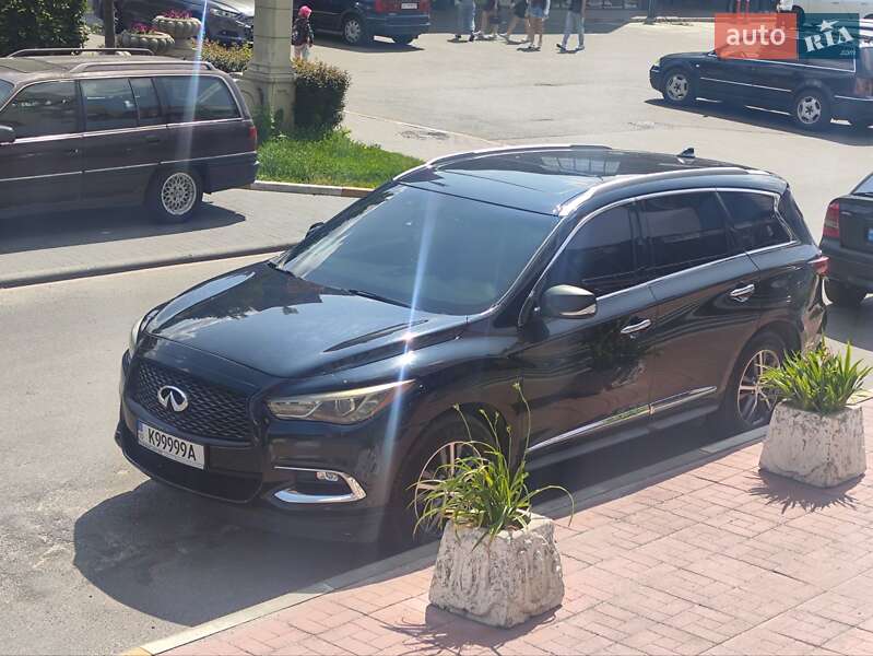 Купе Infiniti QX60 2018 в Ирпене