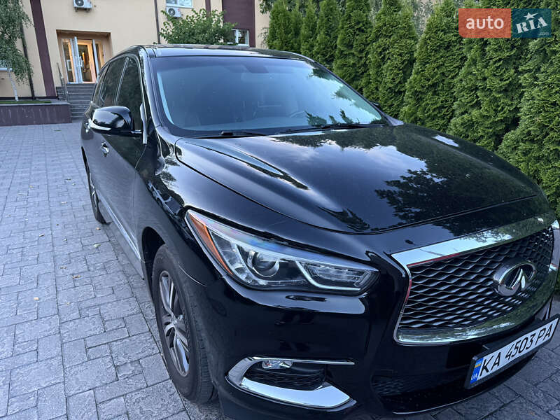 Внедорожник / Кроссовер Infiniti QX60 2018 в 