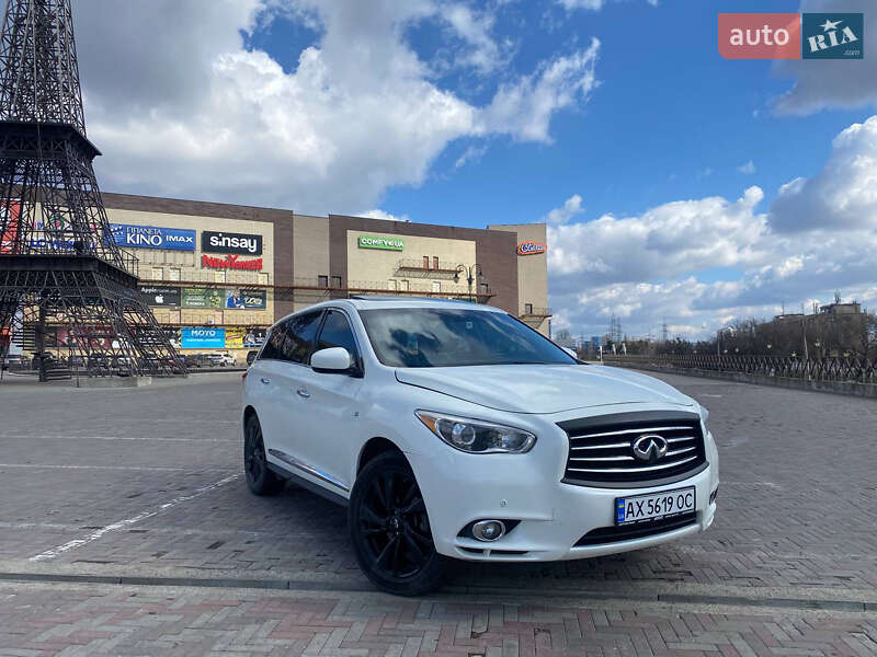 Позашляховик / Кросовер Infiniti QX60 2015 в  фото Позашляховик / Кросовер Infiniti QX60 2015 в