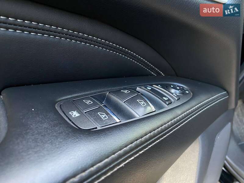 Внедорожник / Кроссовер Infiniti QX60 2017 в Киеве