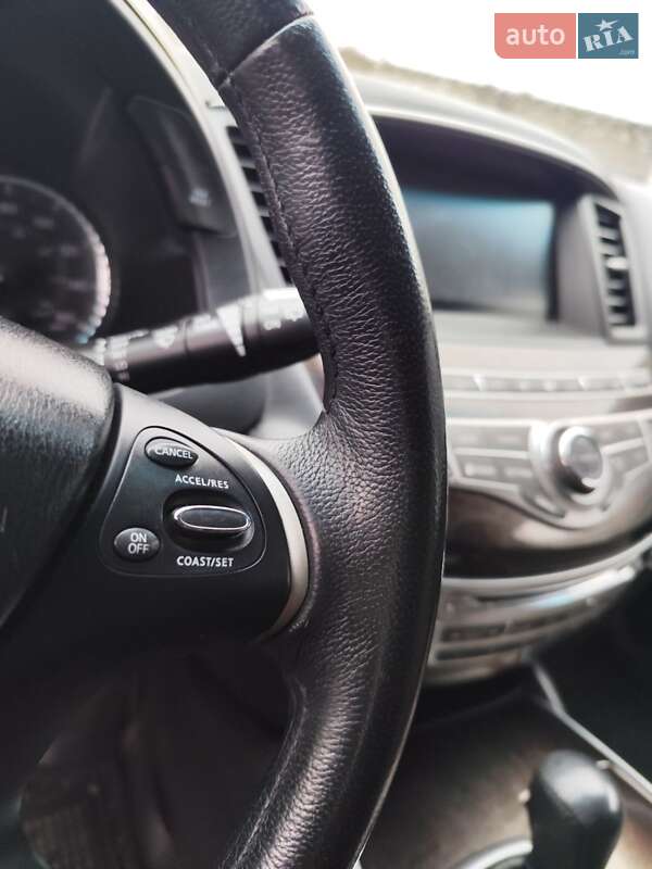 Внедорожник / Кроссовер Infiniti QX60 2014 в Чернигове