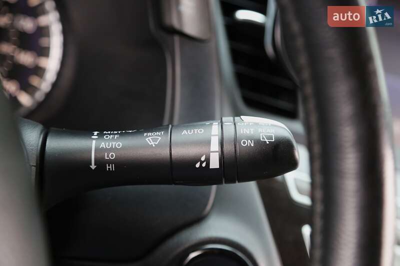 Позашляховик / Кросовер Infiniti QX60 2015 в Києві