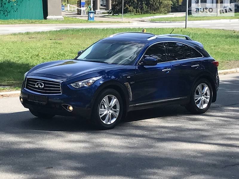 Внедорожник / Кроссовер Infiniti QX70 2014 в Киеве