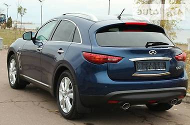 Внедорожник / Кроссовер Infiniti QX70 2014 в Киеве