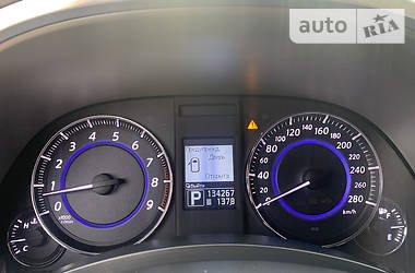 Позашляховик / Кросовер Infiniti QX70 2013 в 