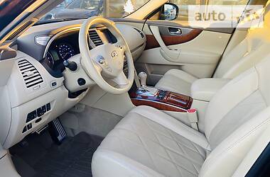 Позашляховик / Кросовер Infiniti QX70 2014 в 