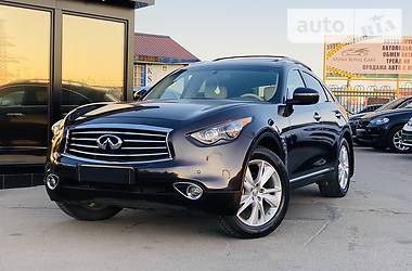 Позашляховик / Кросовер Infiniti QX70 2014 в 