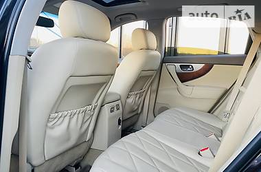 Позашляховик / Кросовер Infiniti QX70 2014 в 
