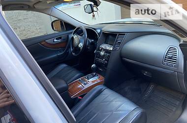 Позашляховик / Кросовер Infiniti QX70 2012 в 