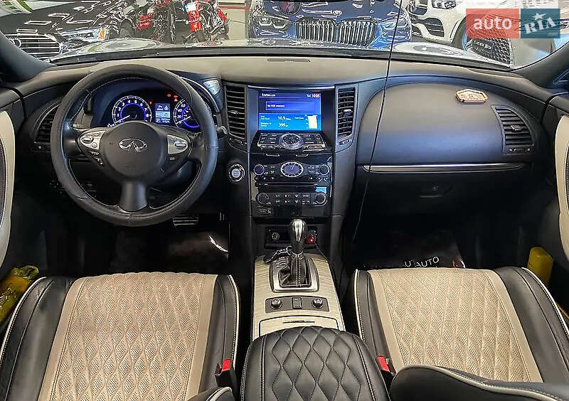 Внедорожник / Кроссовер Infiniti QX70 2016 в Одессе