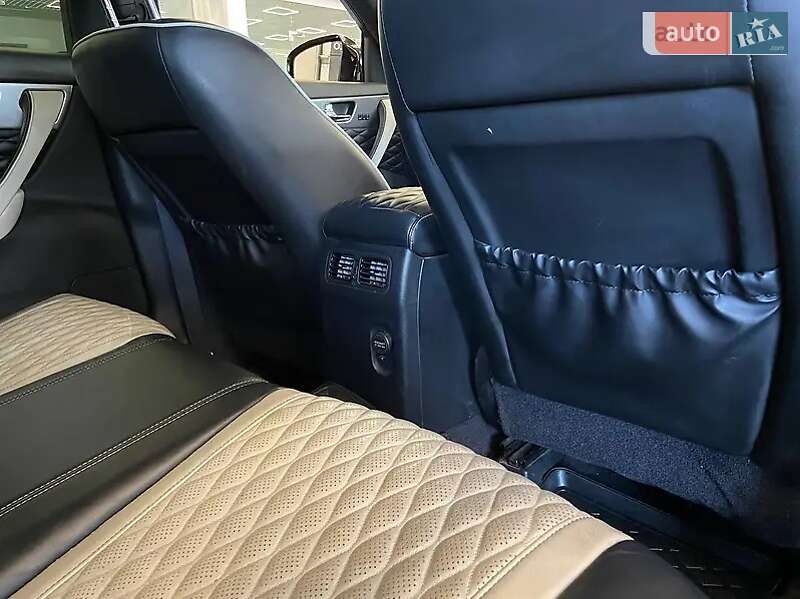 Внедорожник / Кроссовер Infiniti QX70 2016 в Одессе